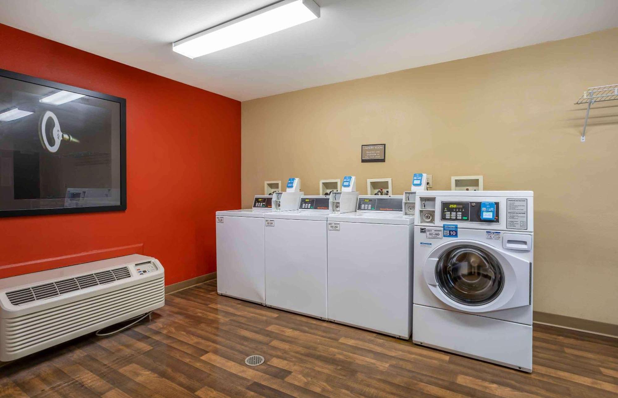 Extended Stay America Suites - Long Island - Melville Eksteriør bilde