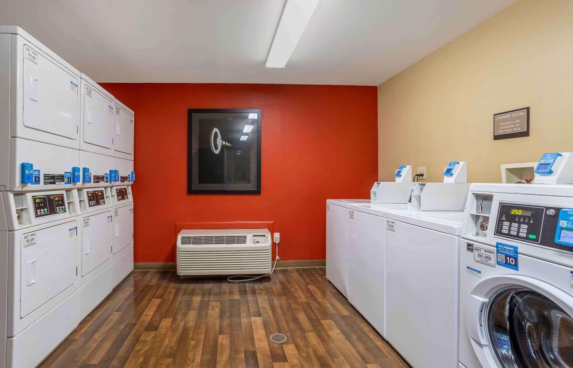 Extended Stay America Suites - Long Island - Melville Eksteriør bilde