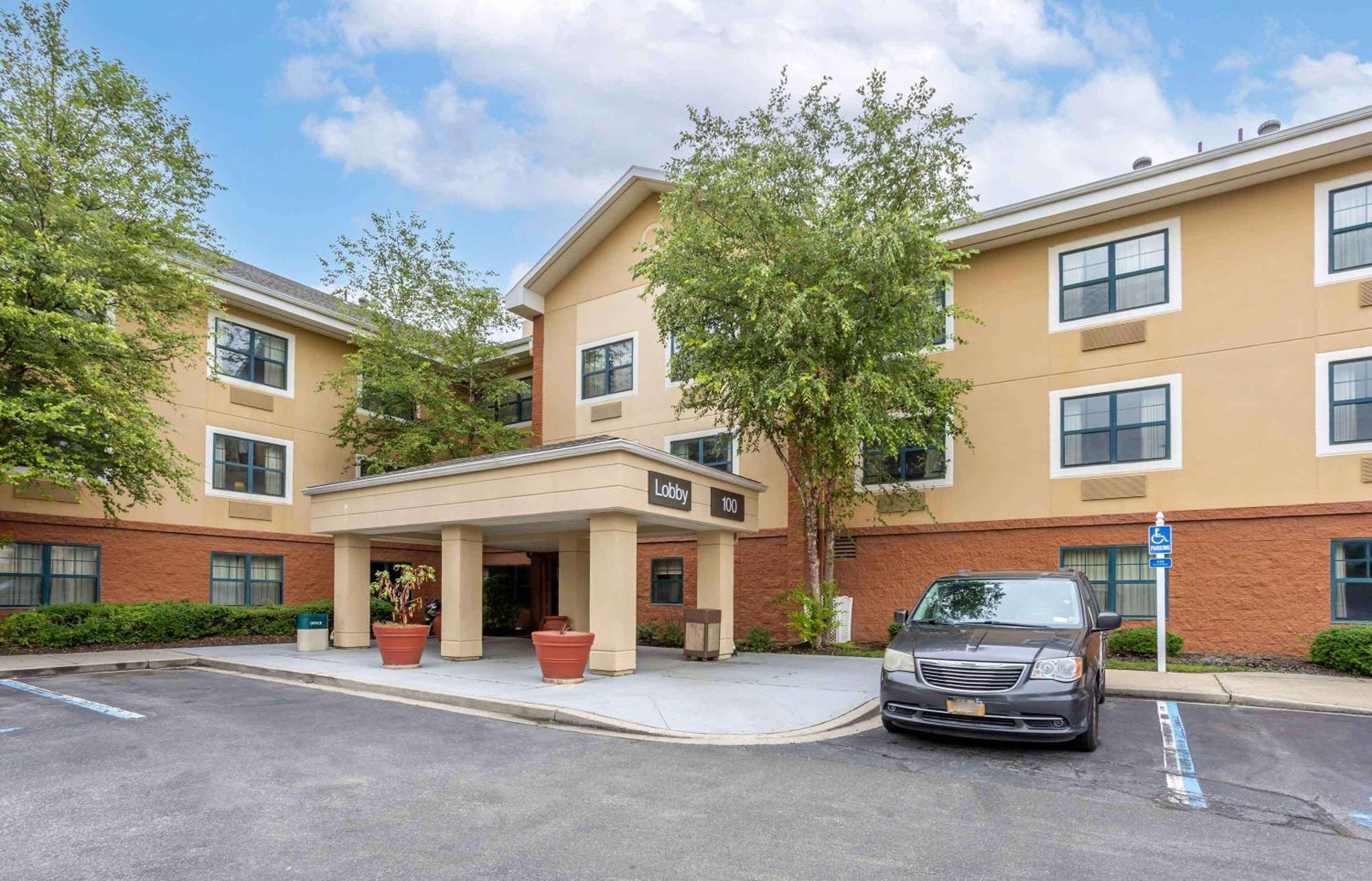 Extended Stay America Suites - Long Island - Melville Eksteriør bilde